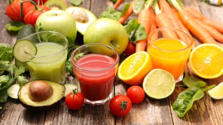 The Benefits of Choosing Organic Fruits and Vegetables for a Healthier Juicing Experience